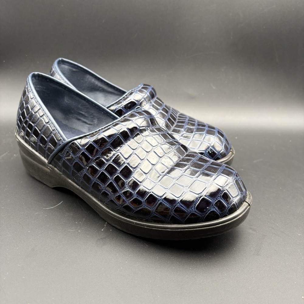 Cushionaire Womens 9.5 Claire Clogs Blue Black Crocodile Embossed Slip Resistant